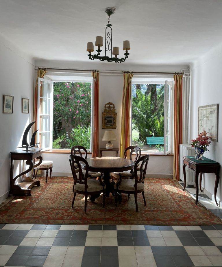 bastide-provencale-min-scaled-1-768x923