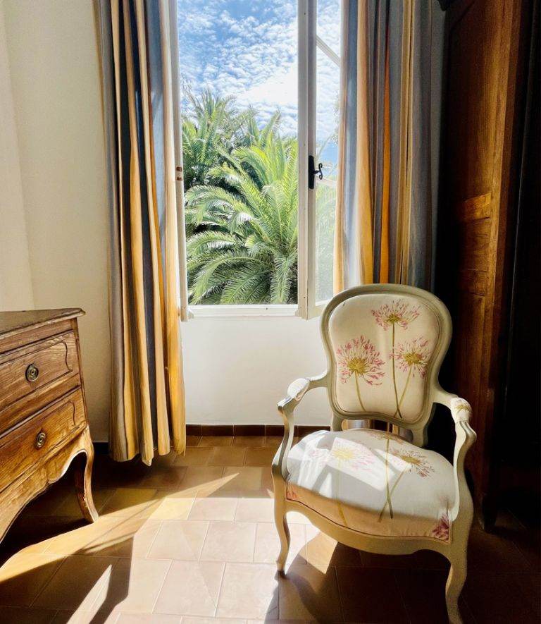 chambres-sup-baignoire-terrasse-1-min2-3-768x885
